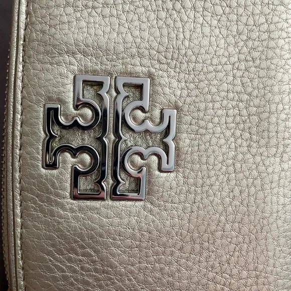 Tory Burch gold leather wallet - Picture 6 of 6